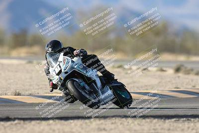 media/Dec-07-2025-CVMA (Sun) [[3e7d2de5dc]]/Race 12- Formula 40 MW and LW/